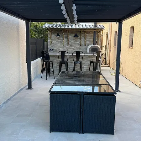 Piscine Chauffée Clim Wifi 13 Personnes Centre Hébergement de vacances *
